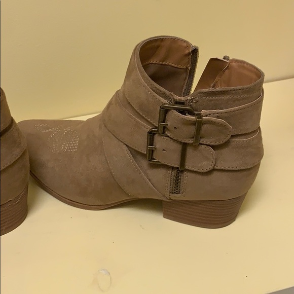 Brown booties! - Picture 4 of 7